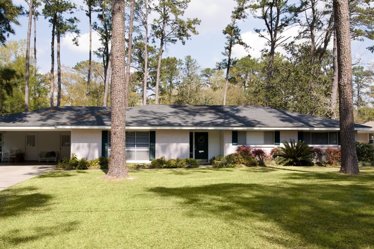 Traditional ranch style home exterior